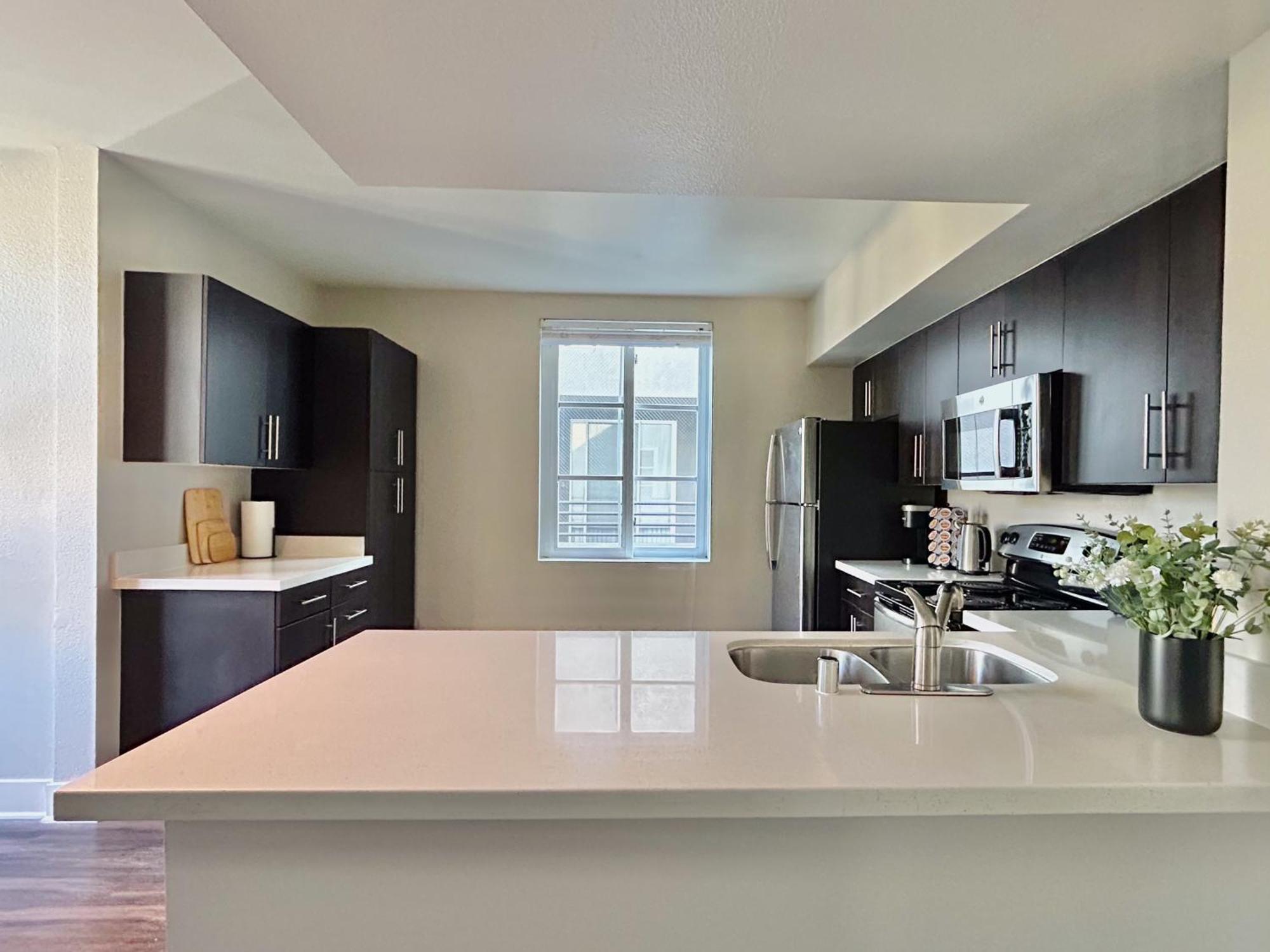 2Bd 2Ba Santa Monica Apartment With Relaxing Pool View Лос-Анджелес Екстер'єр фото